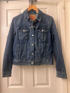 Levi’s Denim Classic Trucker Jacket 70240-0073 Women’s Size Large